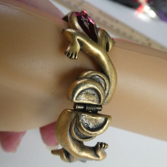 Chico's Lizard Enamel Rhinestone Clamper Cuff Bracelet Sparkly Hinged Figural - Picture 3 of 6